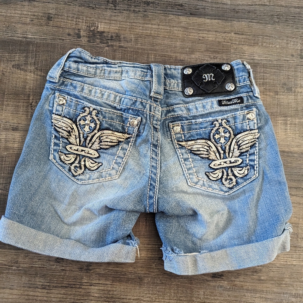 Miss Me mid-shorts